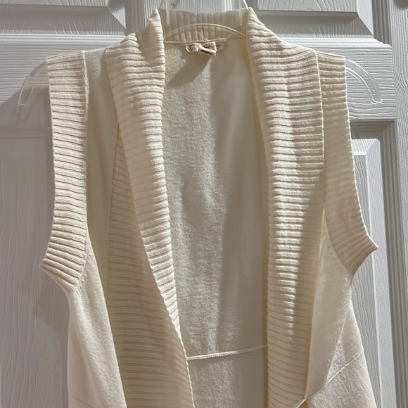 Levi’s shawl tie front sweater vest medium - Picture 3 of 4